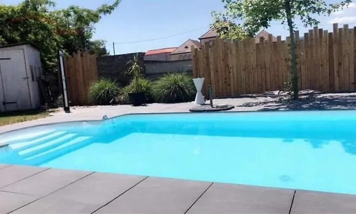 Villa 4 chambres, piscine privée, spa, salle cinéma, proche ski et Colmar *
